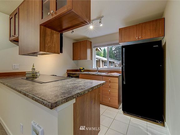 Kitchen sink window to enjoy the community view.