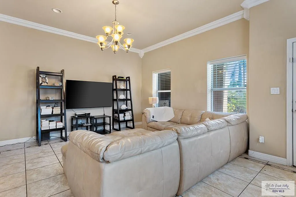 2 bed, 2.0 bath, 1084 sqft, $2,150 — Photo 2