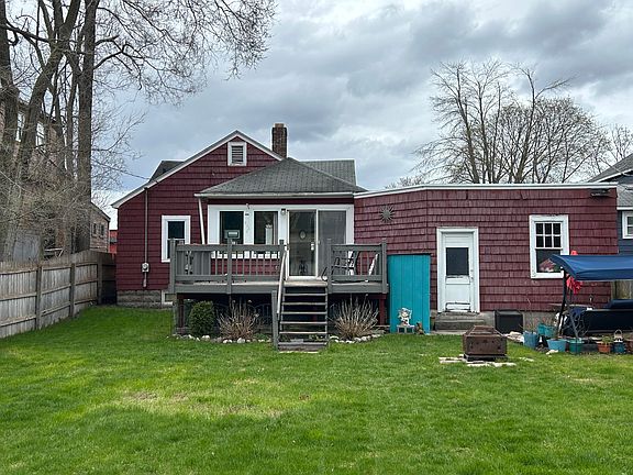 2nd image of 118 Tawas St