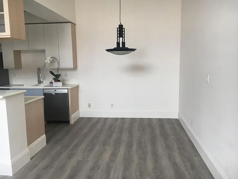 655 India St #405 — Photo 8