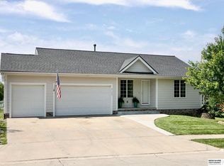 21305 McClellan Cir, Gretna, NE 68028