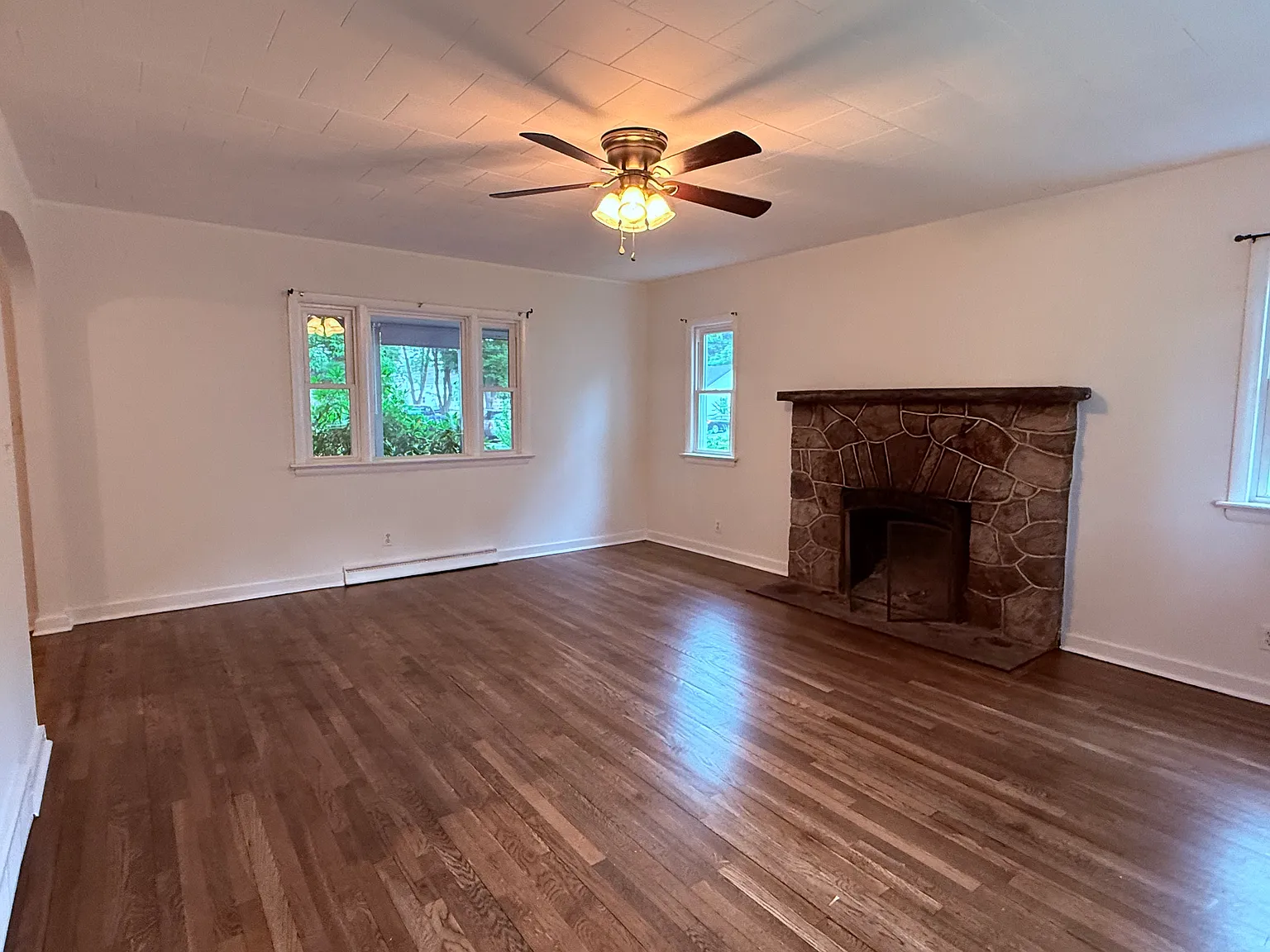 2 bed, 960 sqft, $1,900 — Photo 4