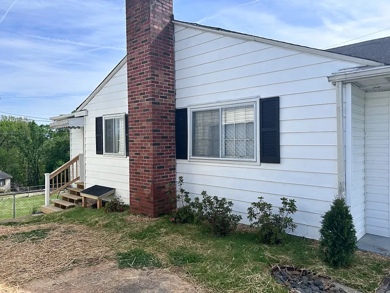 1517 Highpoint Ave — Photo 3