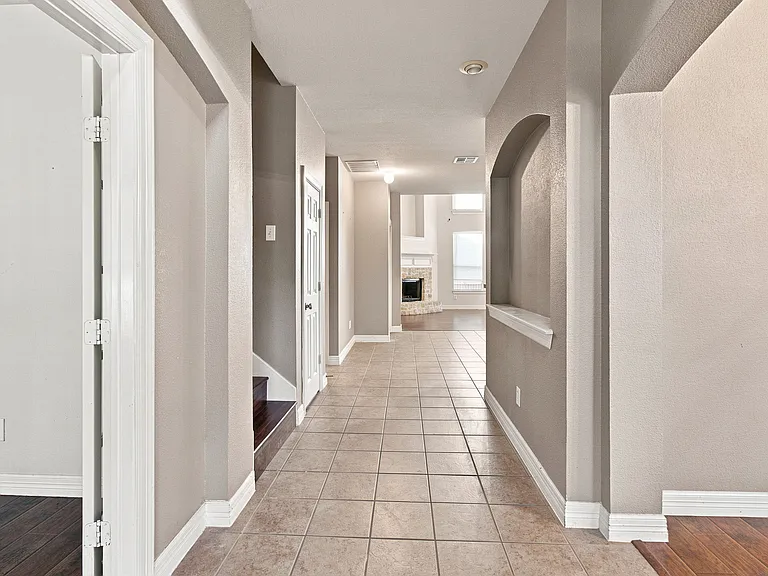 4608 Brighton Dr — Photo 8