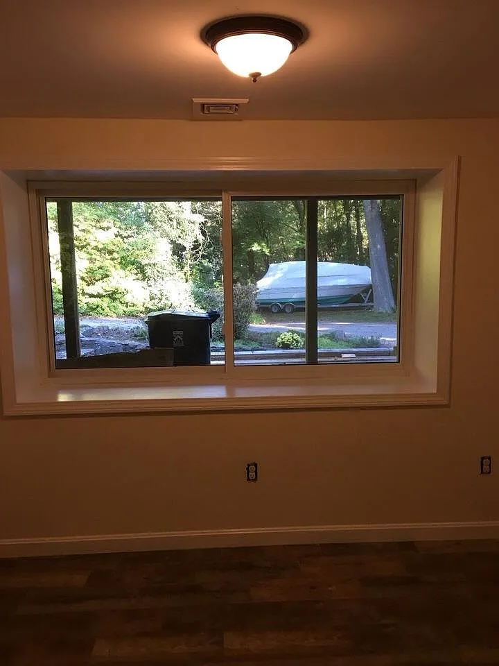 83 Boone St — Photo 3