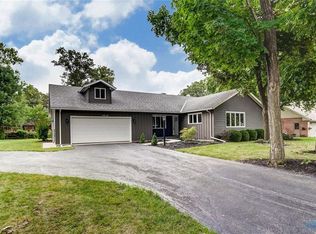 1914 Camelot Ln, Findlay, OH 45840