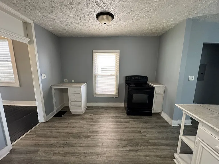 309 Iowa St — Photo 11