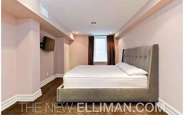 Sold by Douglas Elliman | media 31