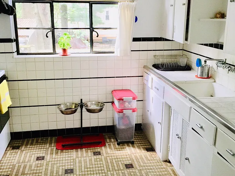 1614 Ferndale Pl #1 — Photo 8