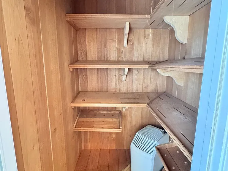 326 Manila Ave — Photo 41