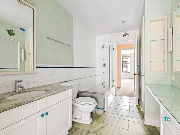 37 West 87th Street image 12 of 16