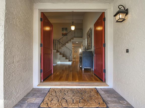 5th image of 337 Ingram Ct