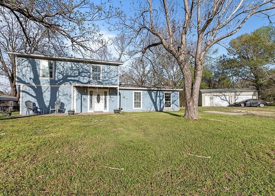 1st image of 303 Whispering Oaks Trl