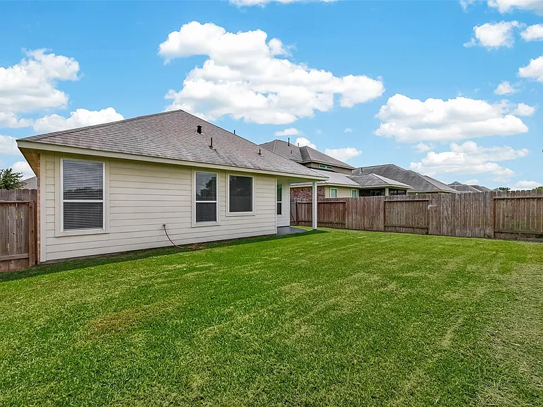 1251 S Maple Dr — Photo 26