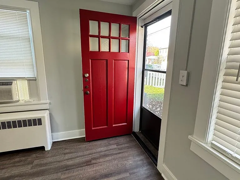 542 Fatherland Street — Photo 15