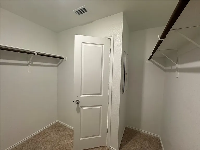 6533 Middlebury Dr — Photo 20