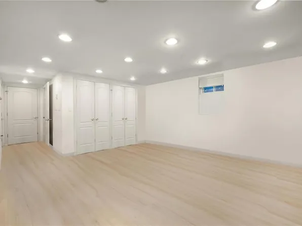 2114 Avenue N image 20 of 24