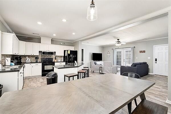 1st image of 316 Robert Ellis St