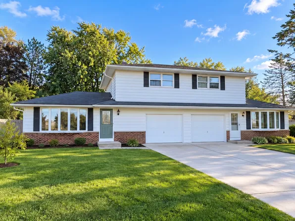 727 E Washington Ave, Cleveland, WI 53015