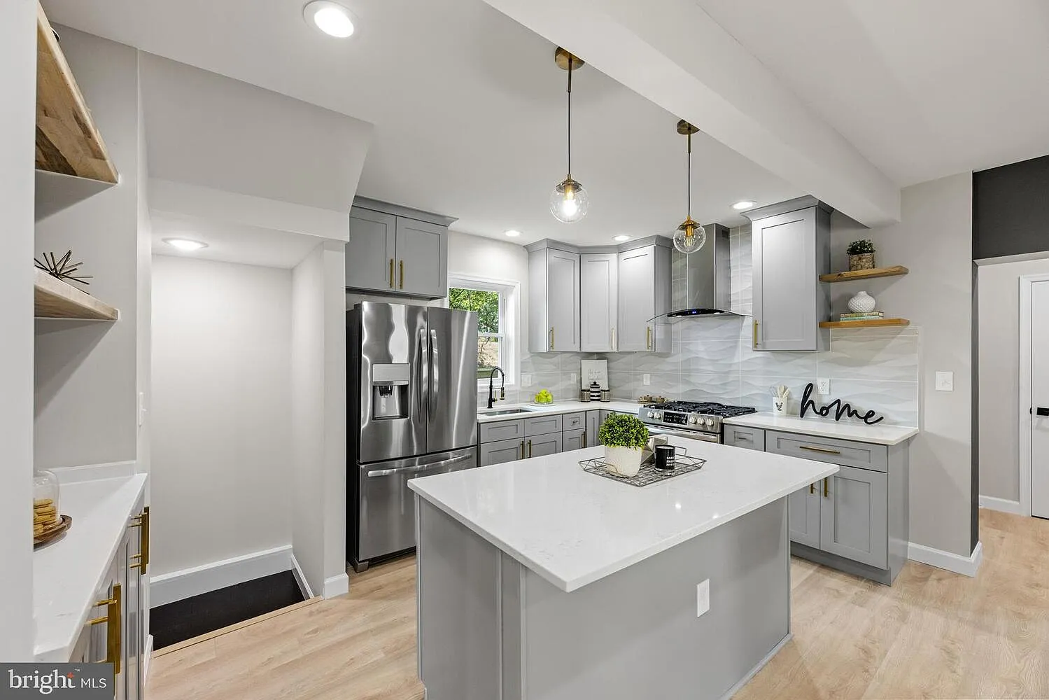 4 bed, 3.5 bath, 2500 sqft, $4,000 — Photo 3