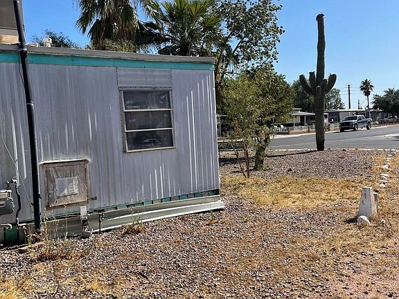 3rd image of 2704 E BRAMBLE Avenue