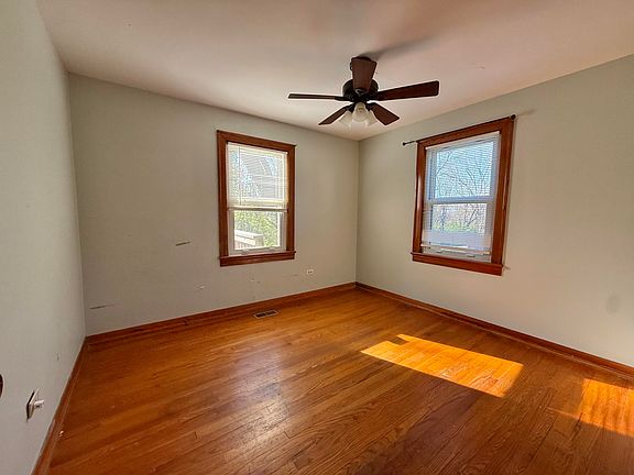 4th image of 419 Chestnut St