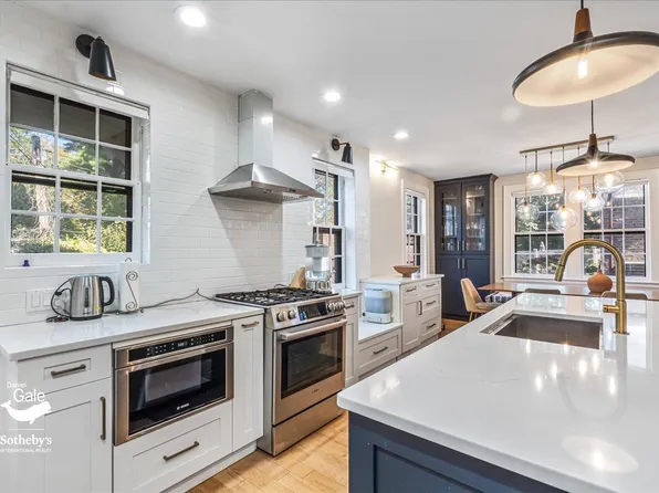 116-33 Union Turnpike image 8 of 40