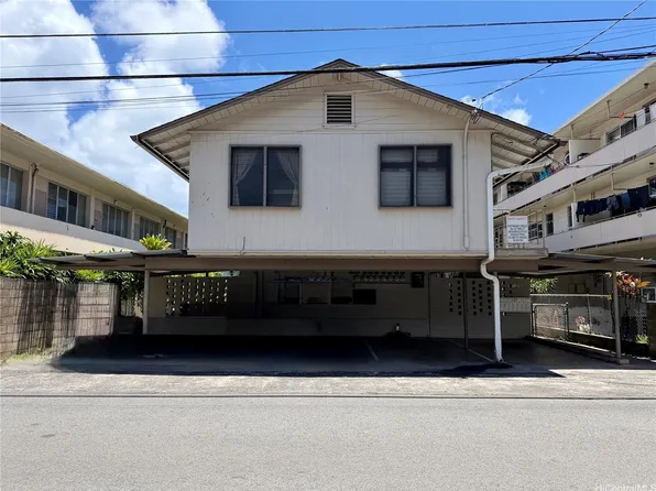 1329 Matlock Ave, Honolulu, HI 96814