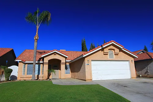 1104 Sand Creek Dr Photo 1
