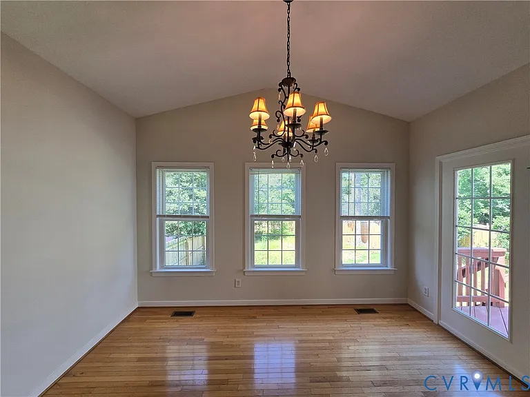 9521 Pine Trails Ct — Photo 7