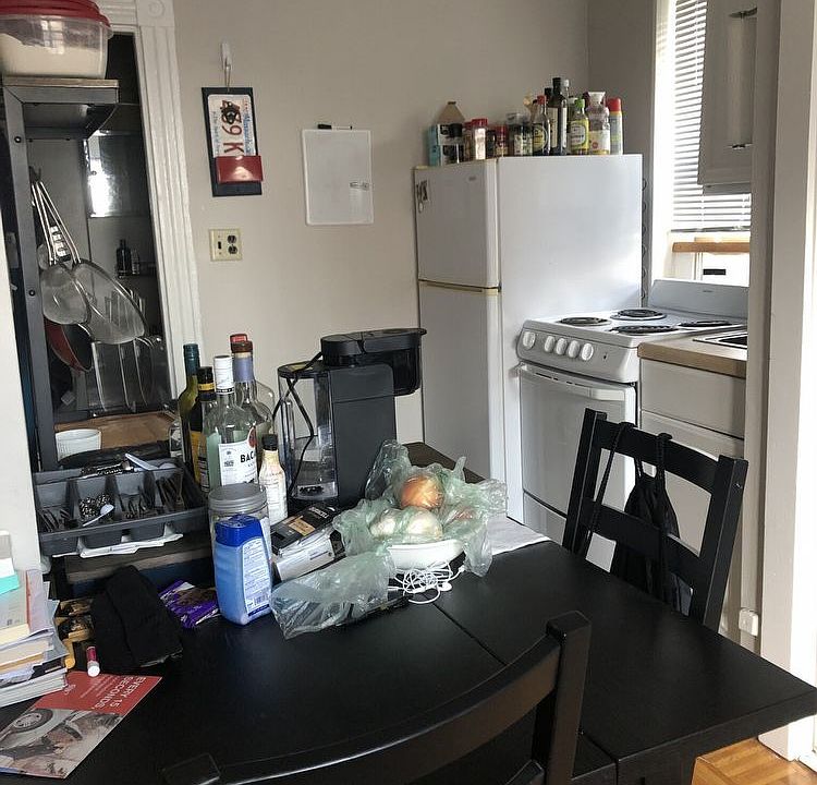 2nd image of 40-41 Anderson Pl #17