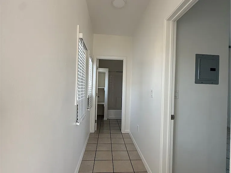 1085 Hoffman Ave #11 — Photo 10