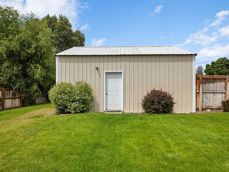 1627 E Desmet Ave — Photo 18