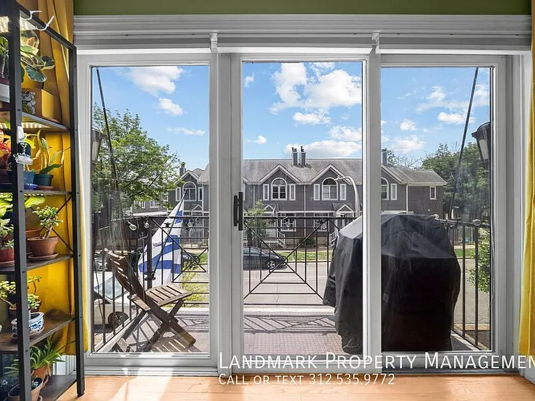 1152 W Roscoe St #2E — Photo 23