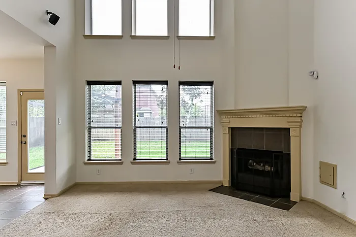 1902 Eden Glen Ln — Photo 3