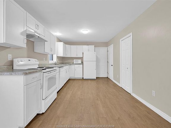 3rd image of 522 Bridge Ave