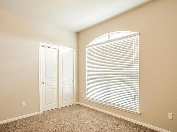 4th image of 5628 Drury Ln