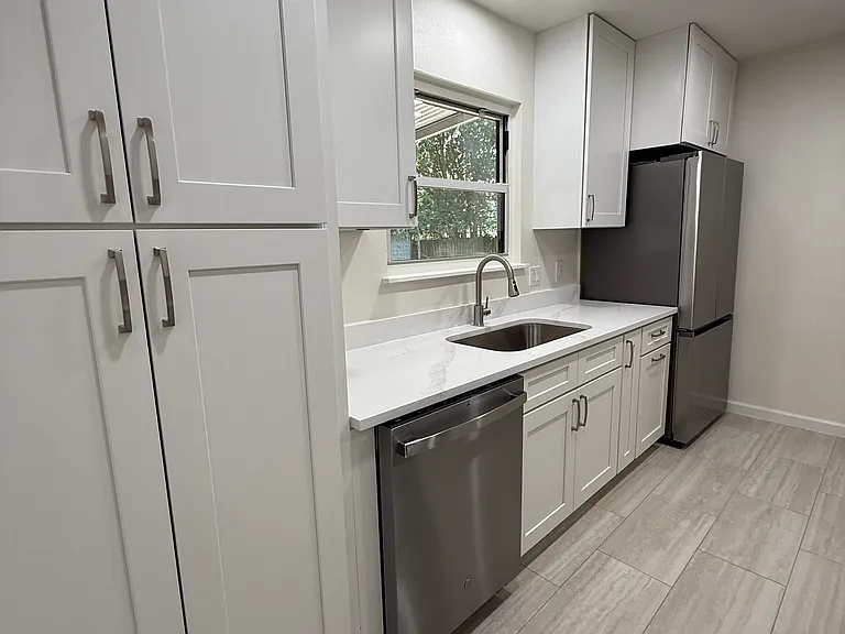 2615 Sherwood Ln — Photo 6