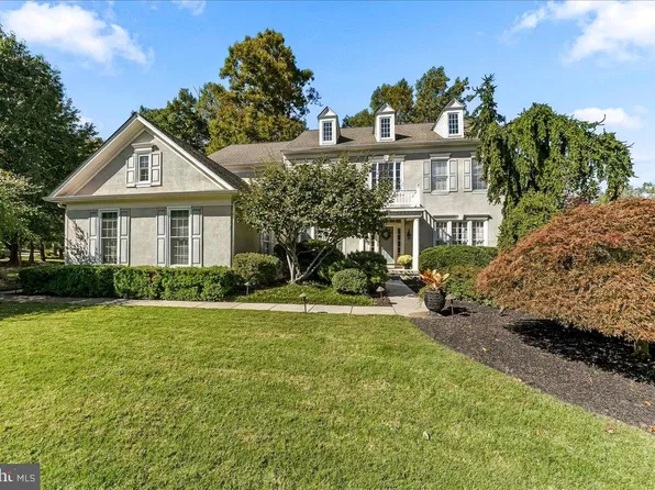 12 John Beal Dr, Garnet Valley, PA 19060