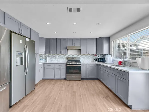 2111 Whitestone Dr, Riverside, CA 92506