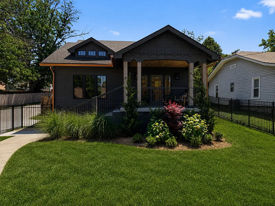 1118 Douglas Ave