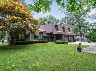 3735 Highgate Rd, Norton Shores, MI 49441