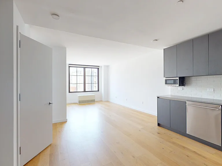 14474 Northern Blvd #7T — Photo 5