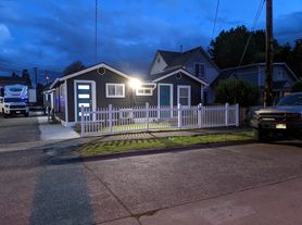 827 10th St, Bremerton, WA