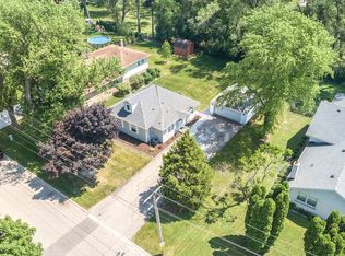 9625 W 56th St, Countryside, IL 60525