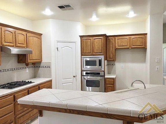 3rd image of 4005 Goodyear Ct