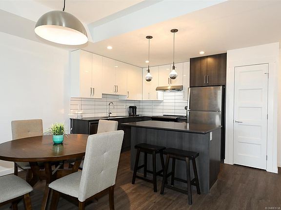 3rd image of 710 Stockwell Ave #402