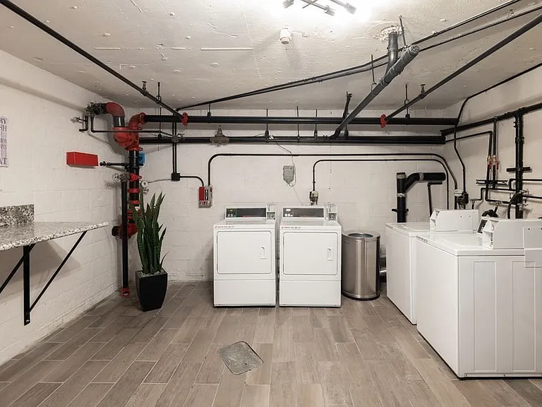 14417 Tiara St #103 — Photo 37