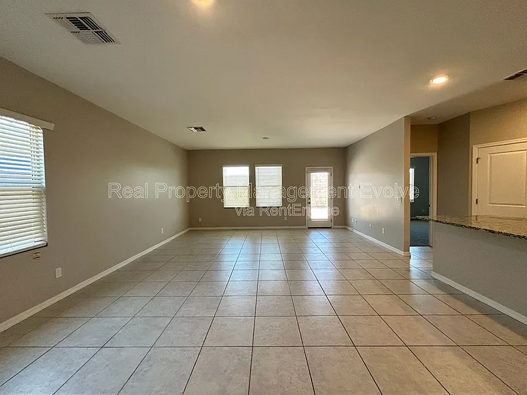 6551 W Magdalena Ln — Photo 19
