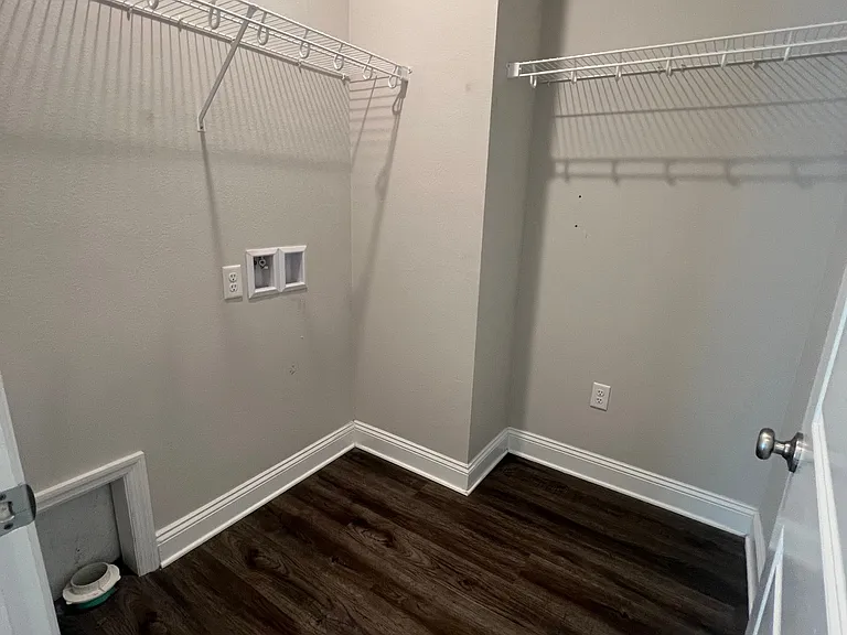 323 Summercreek Cv — Photo 14